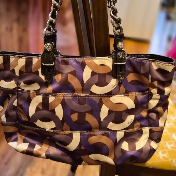 Coach Madison East West Chainlink Signature Tote - Picture 2 of 4